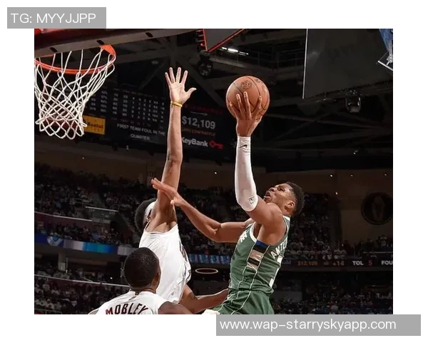 字母哥场均禁区得分233创历史新高超越奥尼尔成传奇