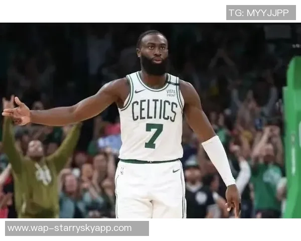 杰伦布朗谈末节反扑时的心态与队友沟通的重要性