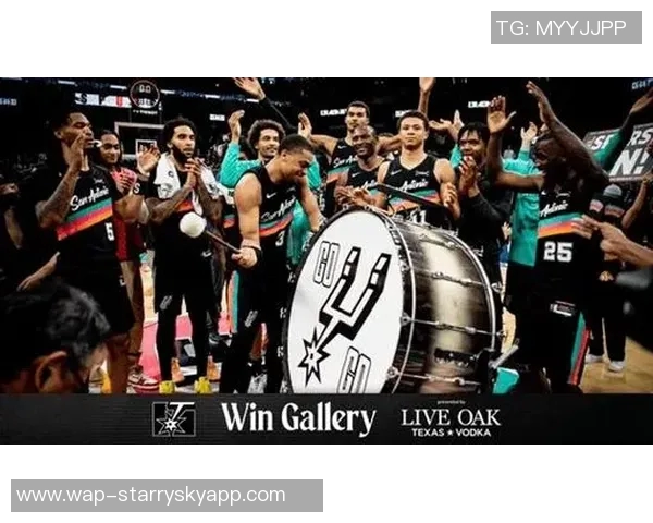 米奇称赞队内人才众多文班是基石凯尔登则是球队灵魂所在